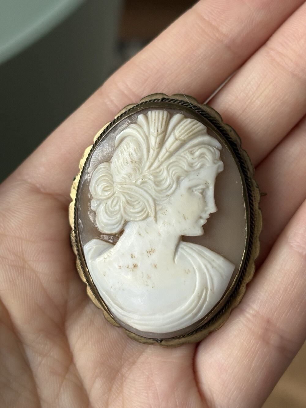 Gold Filled Carved Shell Sardonyx Cameo/Pendant Brooch Goddes of Harvest Demeter